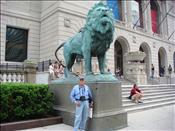 Dad and the Lion at the Chicago Art Institute